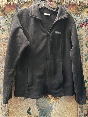 Columbia fleece sweater